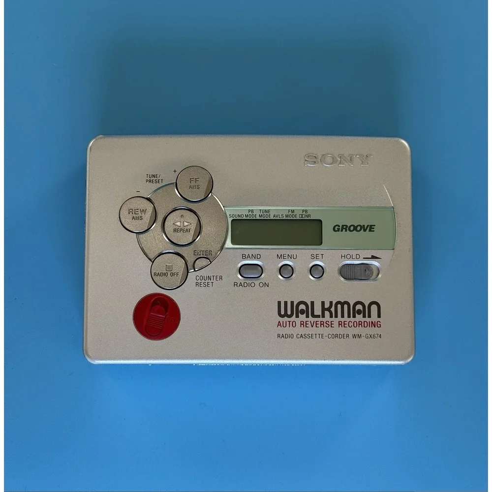 Sony WM-GX674 Silver FM/AM Walkman.  PLEASE READ